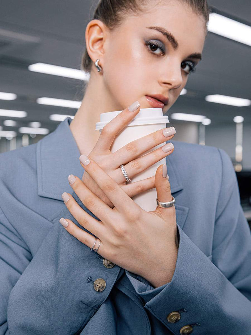 Perfect Beige (Square) - FINGER SUIT